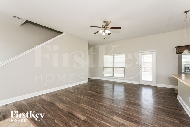 Building Photo - 15635 Gatsby Ln