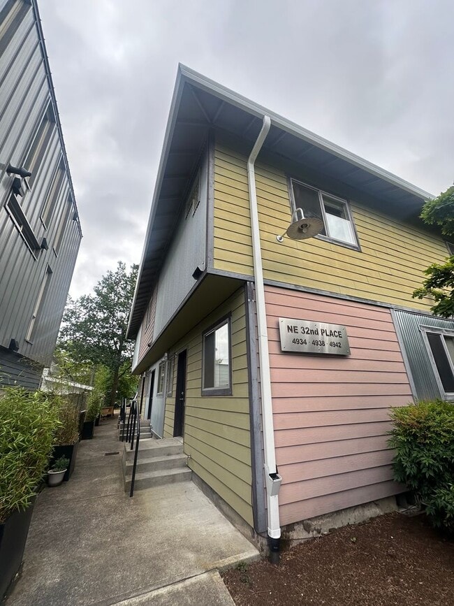 Building Photo - NE 32nd