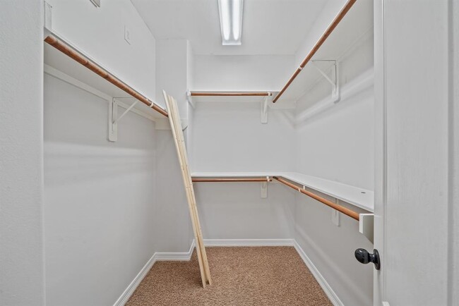 Building Photo - 1846 Woodbend Village Ct
