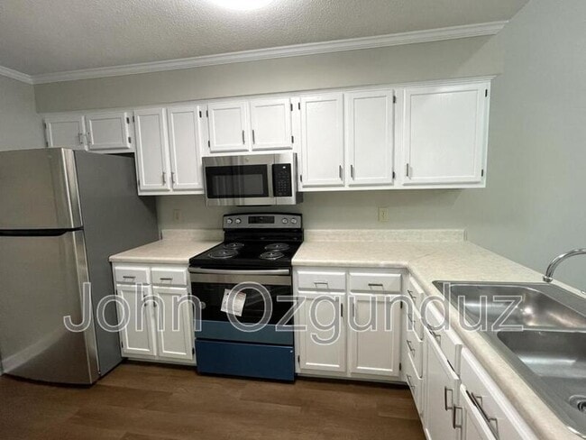 Building Photo - 5108 Sinclair Dr