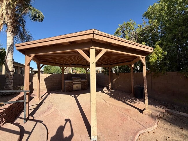 Building Photo - 3 BEDROOM HOME IN FALLS RANCH!