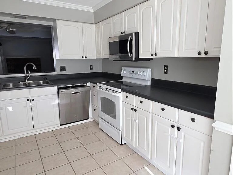 Building Photo - 4310 Brighton Ln