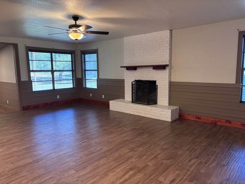 Building Photo - 436 E El Camino Real