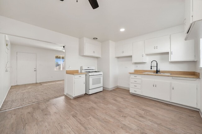 Building Photo - 517 Elkhorn Blvd