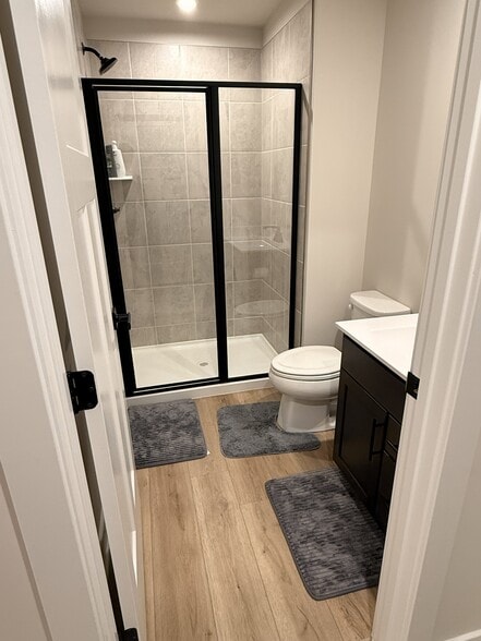 Full bath - Basement - 3212 Vanessa Dr