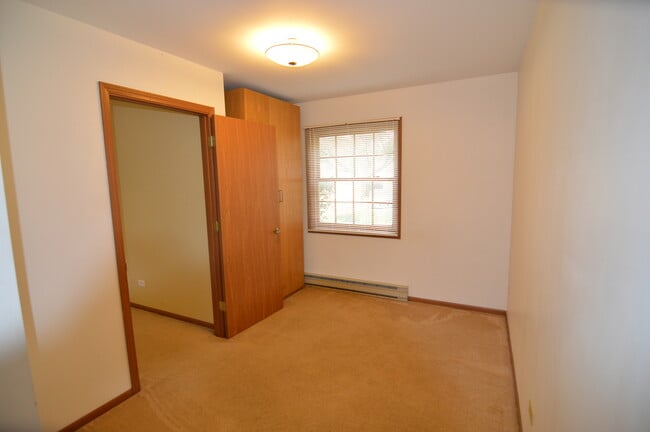 Building Photo - 4402 W Shamrock Ln