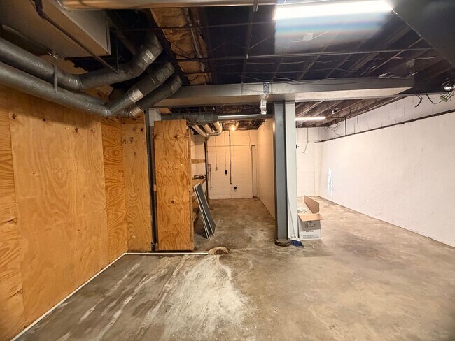 Building Photo - 4861 Bull Creek Rd