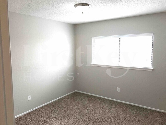 Building Photo - 2510 Bentley Dr