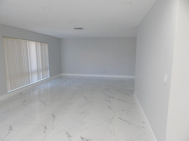 Building Photo - 8301 Wilton Dr