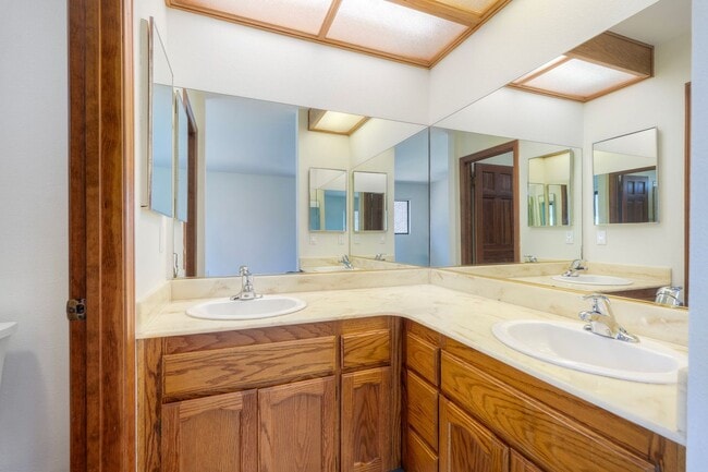 Building Photo - Corner Lot 4BR with Vaulted Ceilings & Big Yard