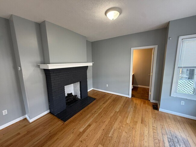 Building Photo - 22 Burr St