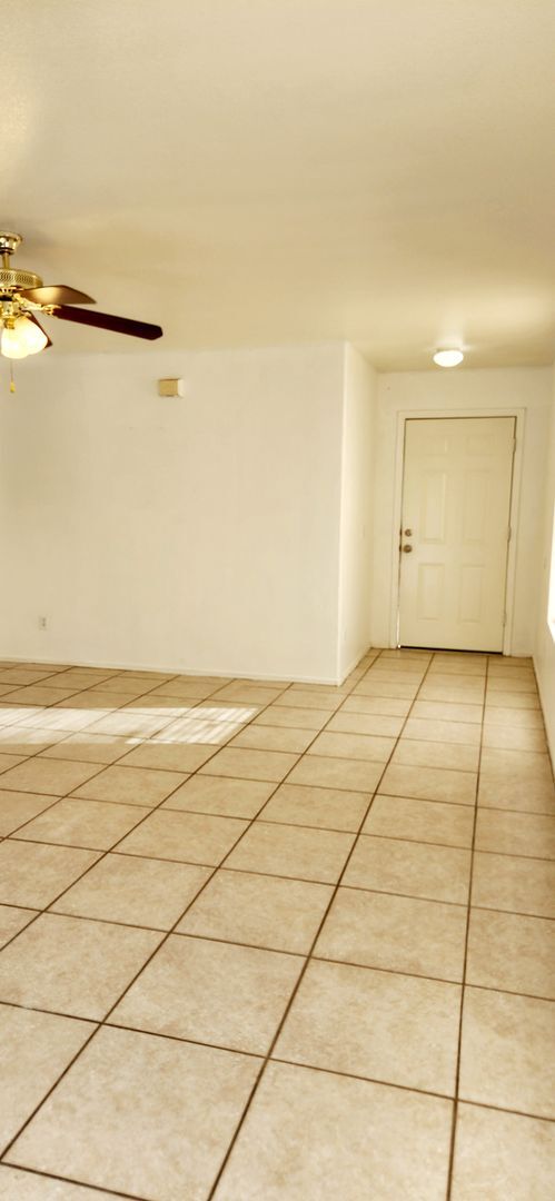 Building Photo - Large 4 Bedroom- A/C- All Ceramic Tile- Wo...