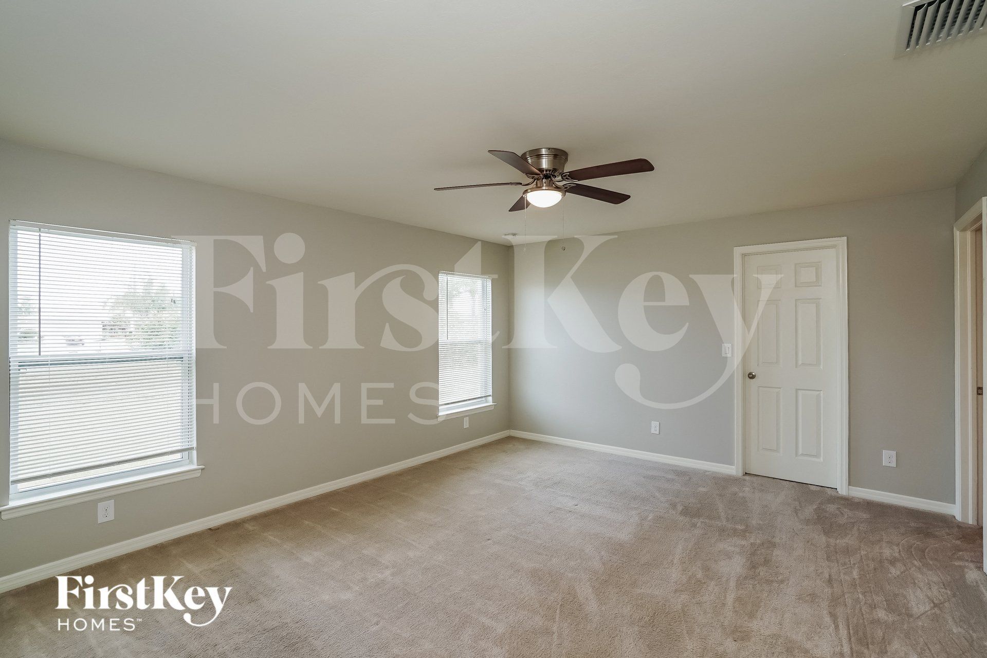 Building Photo - 1719 NW 25th Ln