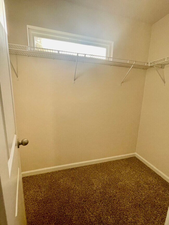 Building Photo - VillageCreek237