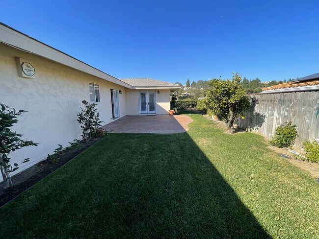 Building Photo - Beautiful Ranch Style House in Rancho Bernardo