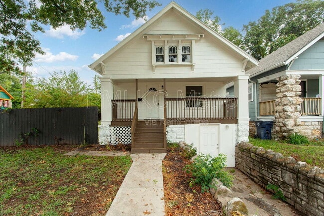 Primary Photo - 3803 Highland Ave