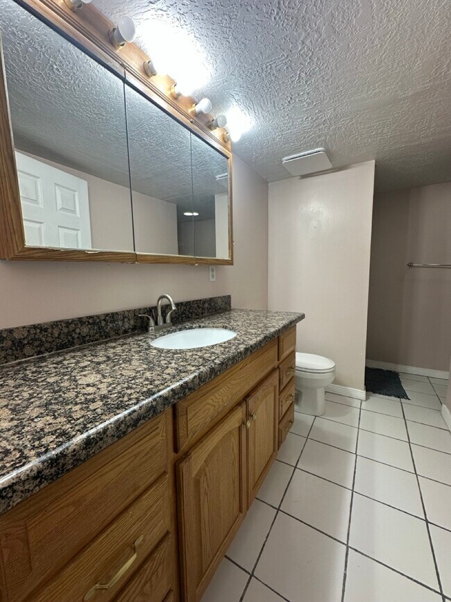 Building Photo - 3408 S Huntington Dr