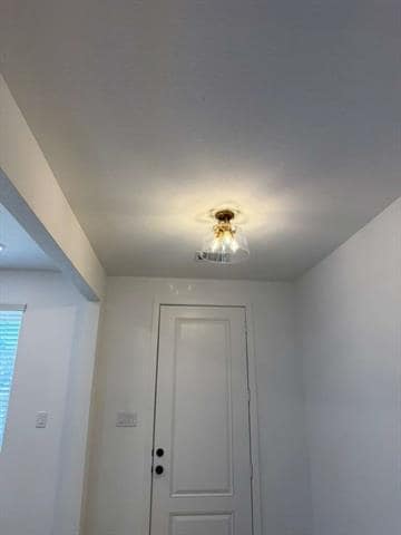 Building Photo - 1901 Jamestown Wy