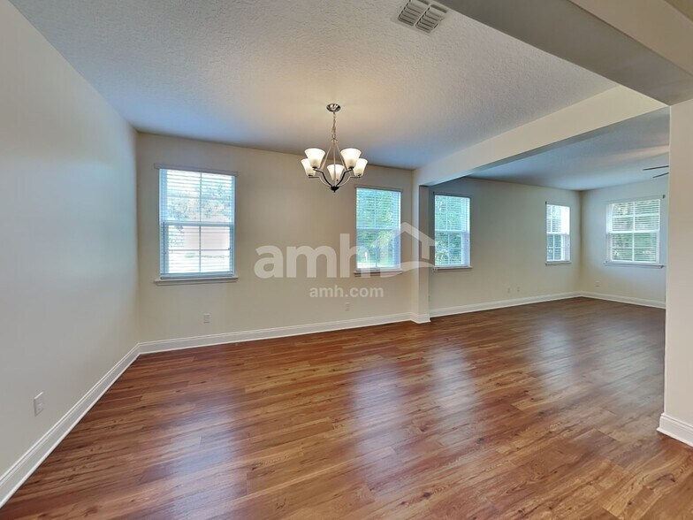 Building Photo - 1921 Moorings Cir