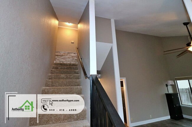 Building Photo - 1232 Hawthorne Ave