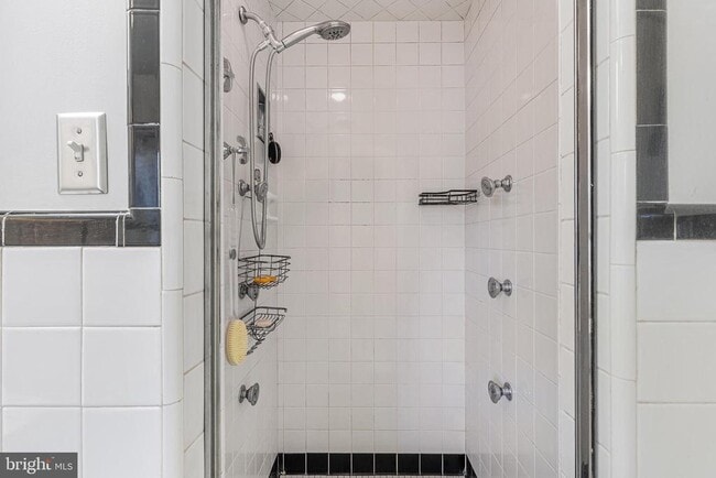 Building Photo - 4407 Whittier Rd