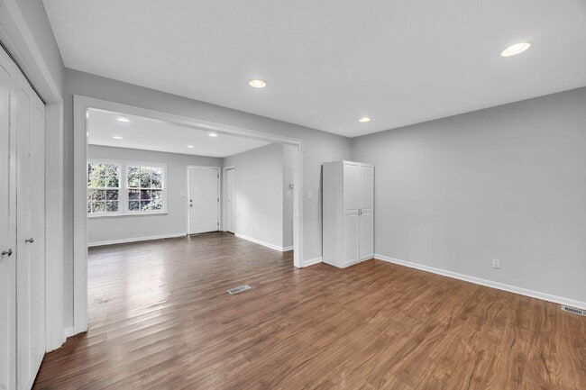 Building Photo - Charming 2-Bedroom Retreat in Spartanburg'...