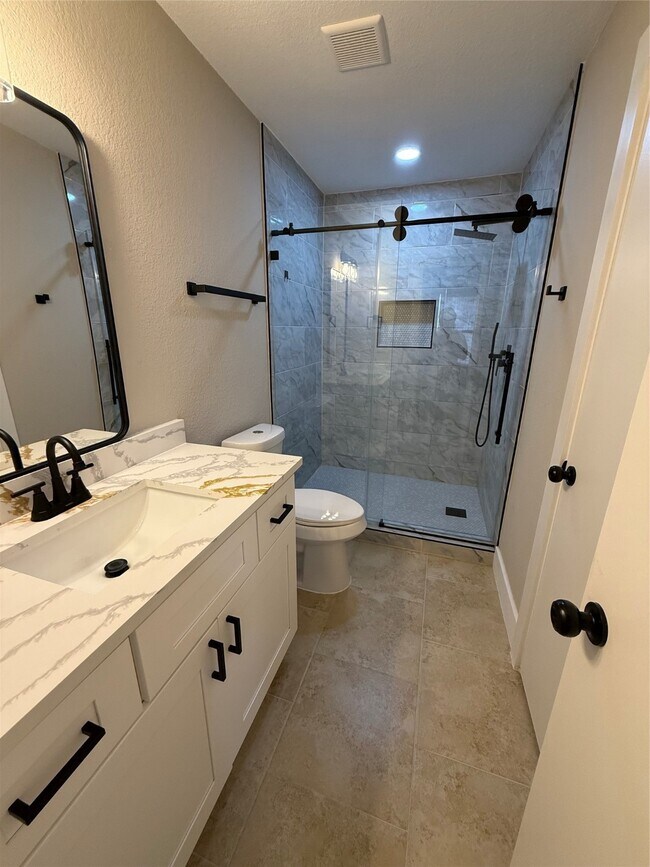 Building Photo - 3819 Banks Ridge Ln