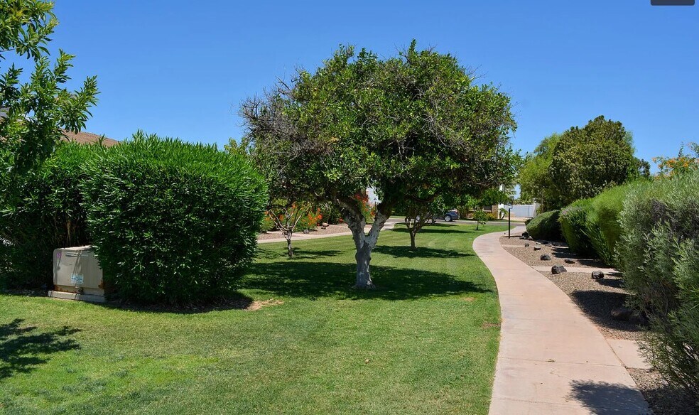 Building Photo - 7603 E Minnezona Ave