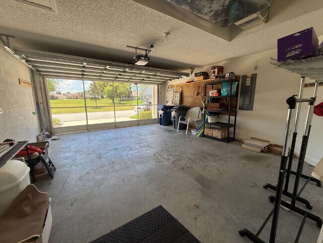 Building Photo - Heritage Pines active 55+ community 2/2 villa