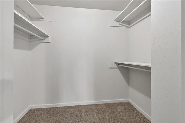 Building Photo - 145 Lake Shore Dr