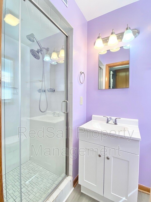 Building Photo - 137 Tanglewood Dr