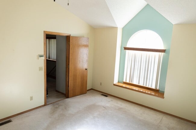 Building Photo - 1106 S Longford St