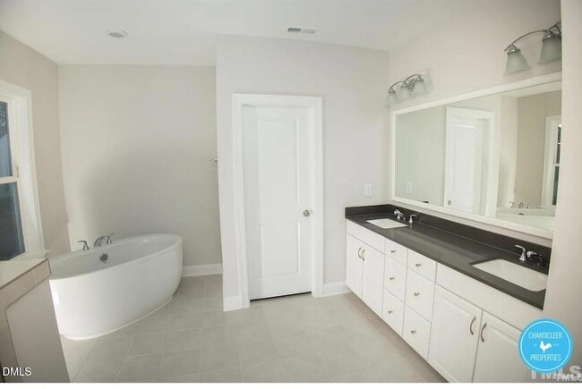 Building Photo - 628 Gold Coast Dr