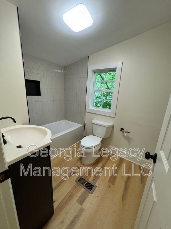 Building Photo - 185 S Rocksprings St