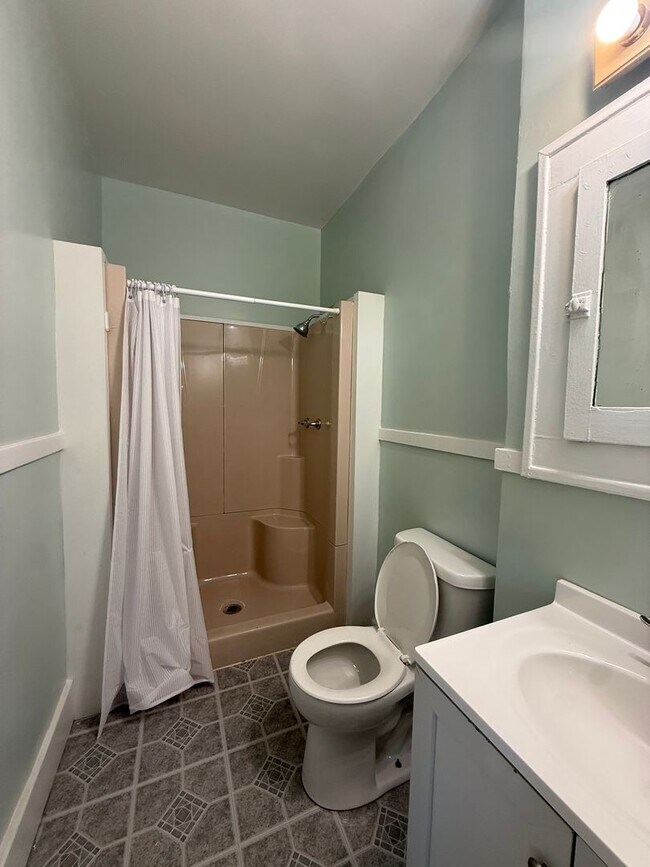 Building Photo - Beautiful 4/2 Home
