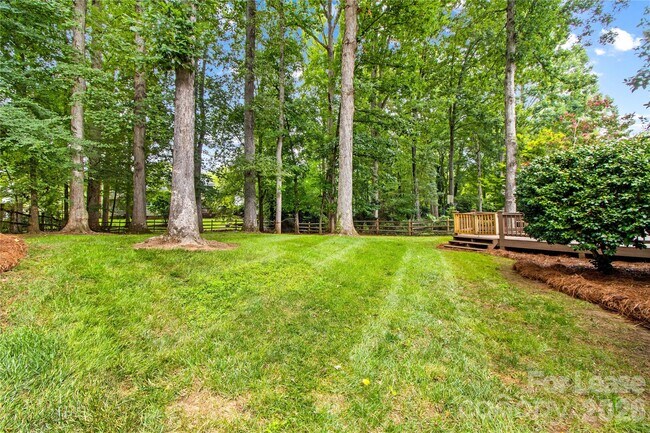 Building Photo - 9033 Pennyhill Dr