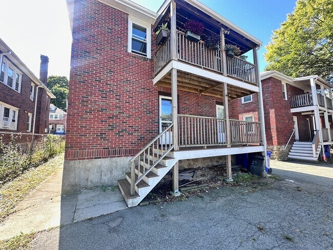 Building Photo - 87 Colborne Rd