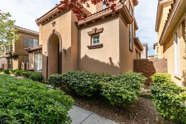 Building Photo - 2256 Aragon Canyon St