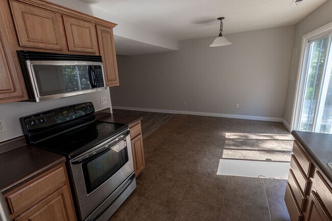 Building Photo - 4700 Dehaven Dr