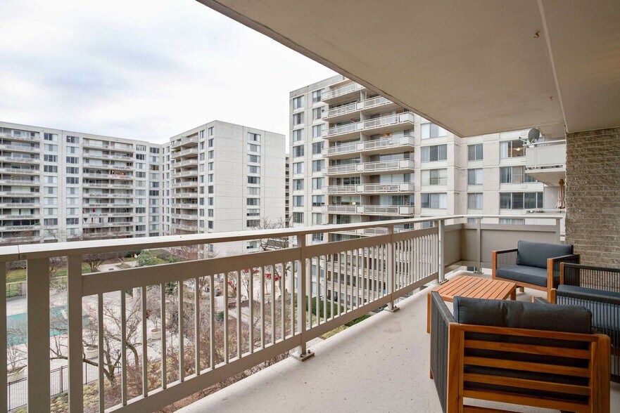 Building Photo - 2111 Richmond Hwy