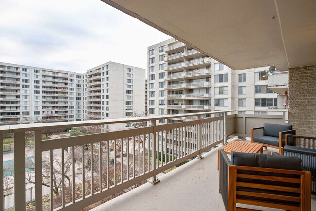 Building Photo - 2111 Richmond Hwy