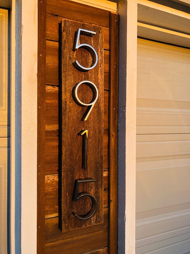 Building Photo - 5915 Cedar Ridge Dr