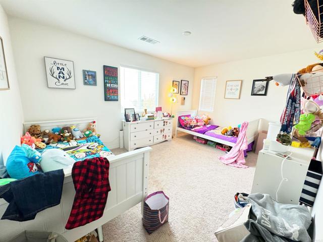 Building Photo - 34148 Thistlewood Ave