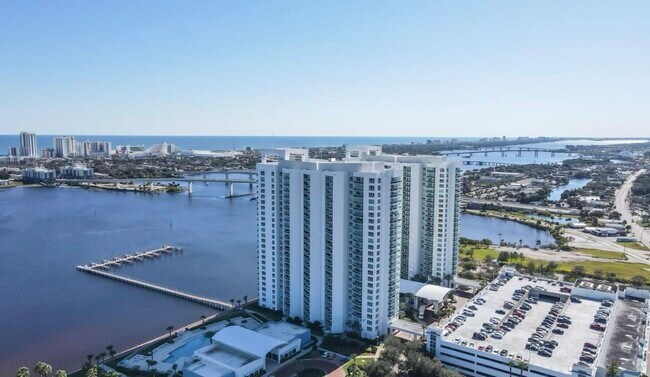 Building Photo - 241 Riverside Dr