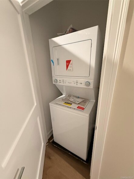 Building Photo - 122 Greenwich Ave