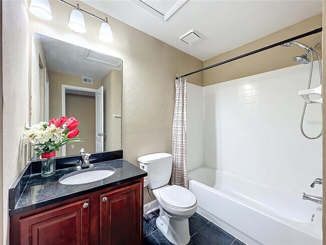 Building Photo - 2065 Dixie Belle Dr