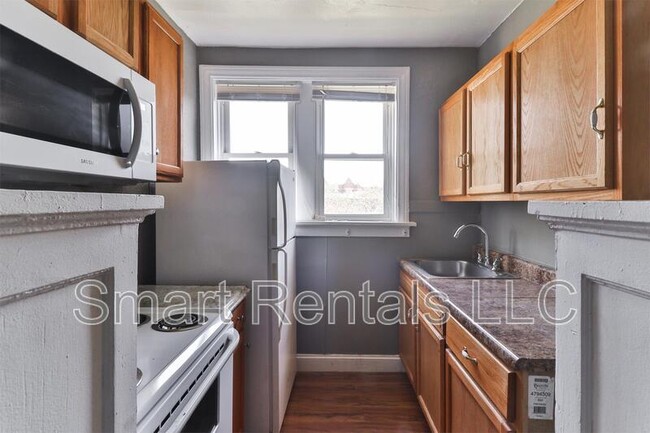 Building Photo - 3860 Bamberger Ave