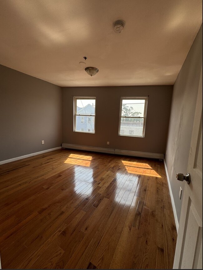 Unit 6 - 113 Ocean Ave