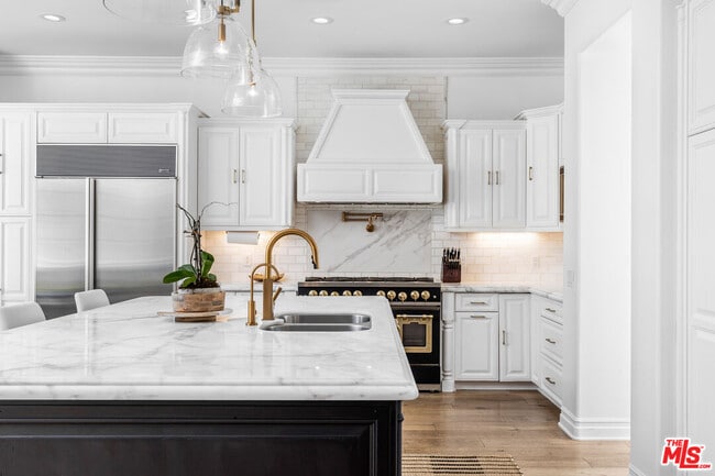 Building Photo - 25490 Prado De Las Bellotas