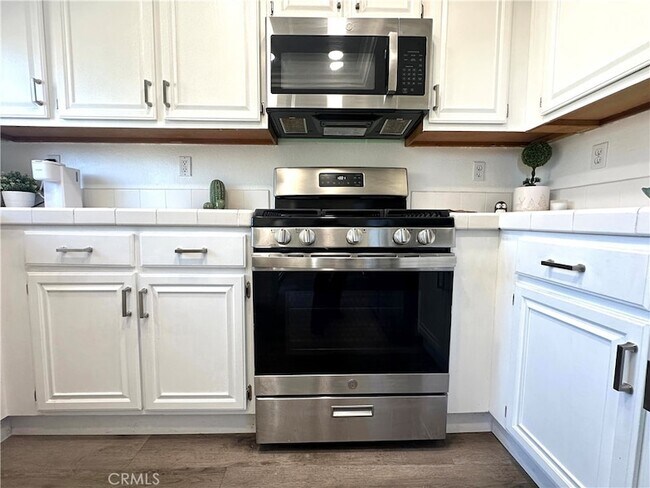 Building Photo - 21138 Jasmines Way